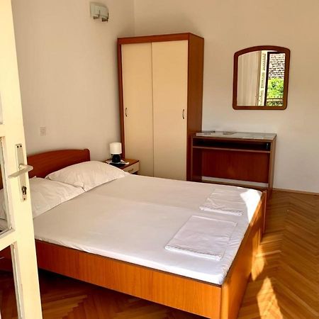 Obradovic Rooms & Apartments ماكارسكا المظهر الخارجي الصورة