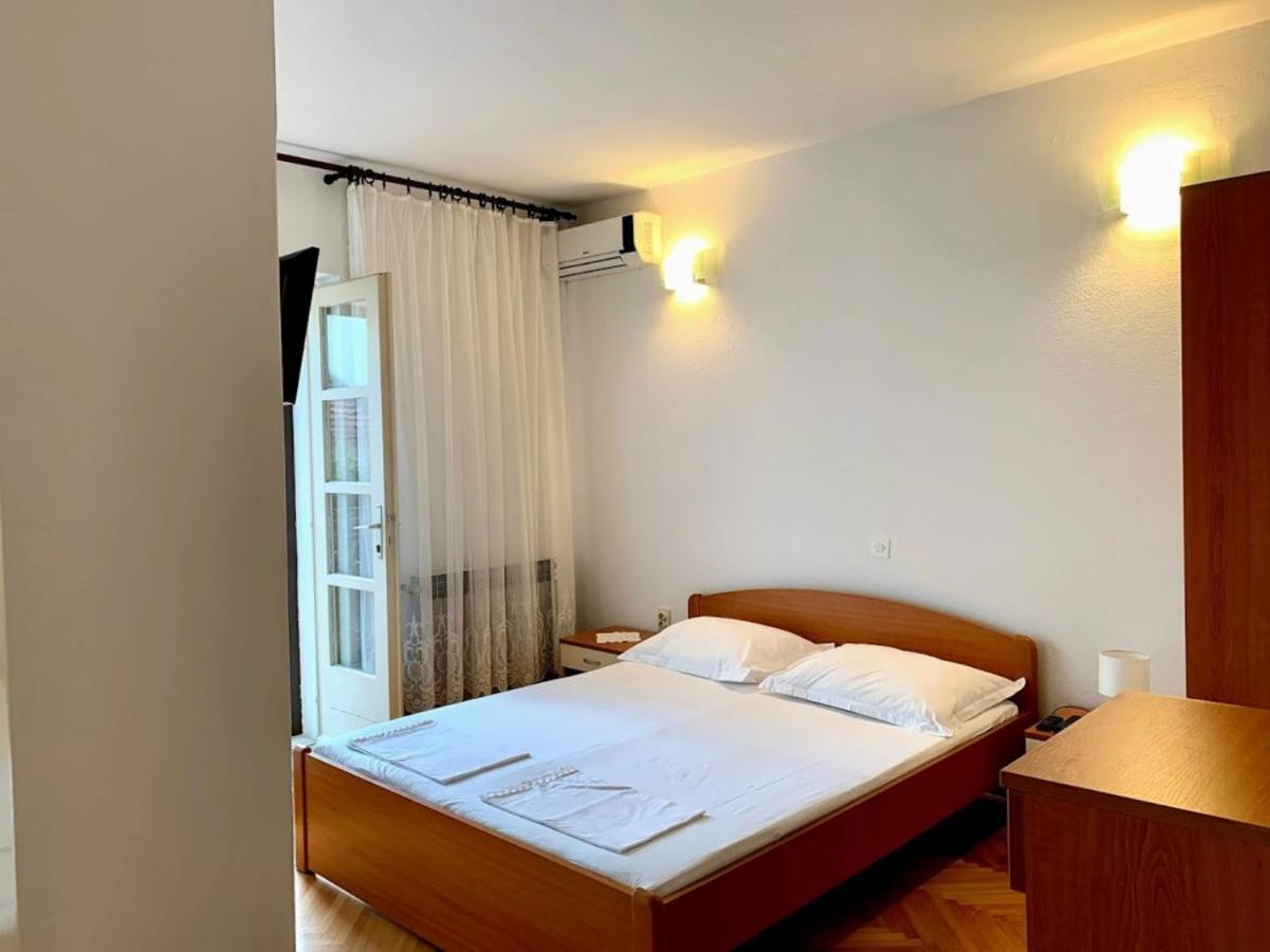 Obradovic Rooms & Apartments ماكارسكا المظهر الخارجي الصورة