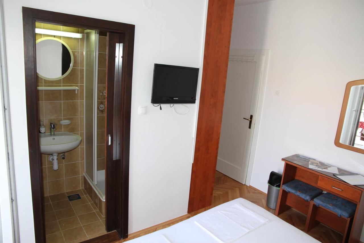 Obradovic Rooms & Apartments ماكارسكا المظهر الخارجي الصورة
